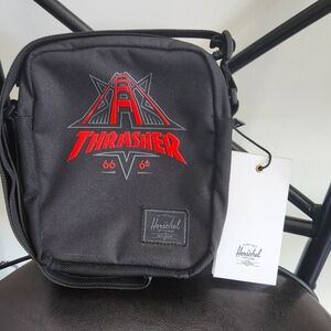 Herschel Thrasher Heritage cross-body bag, black, 2.6L, 7"x6"x2.5"